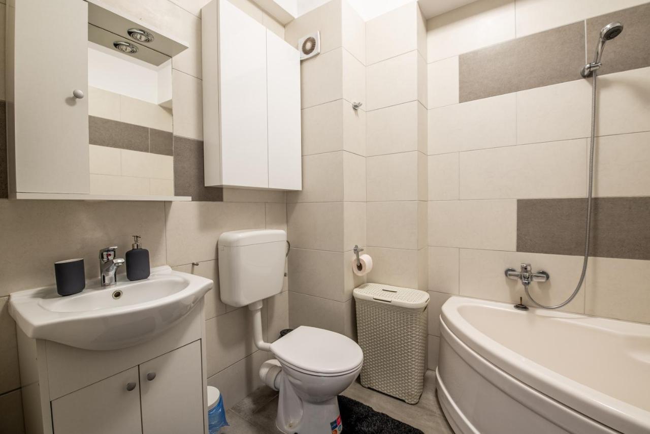 Studio Residence Militari M6 Roşu Exteriér fotografie